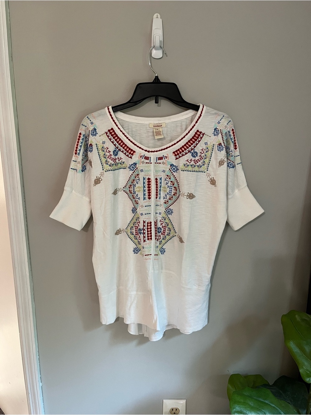 Sundance southwest Embroidered White Women's Short Sleeve Tunic Top size medium